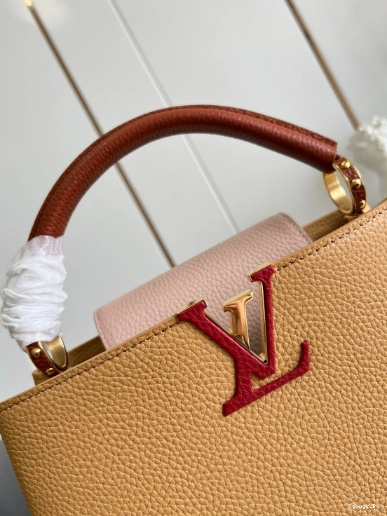 LOUIS VUITTON CAPUCINES MM 0420
